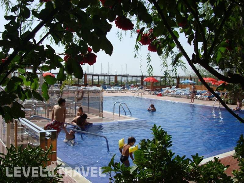 Фотография Univers Hotel