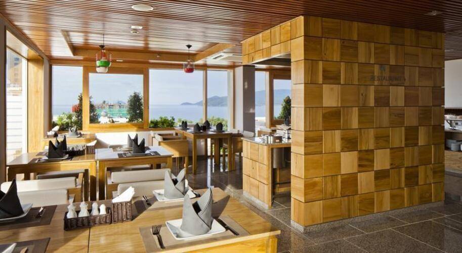 Autumn Sea Boutique Hotel (Ex. Golden Holiday Hotel)