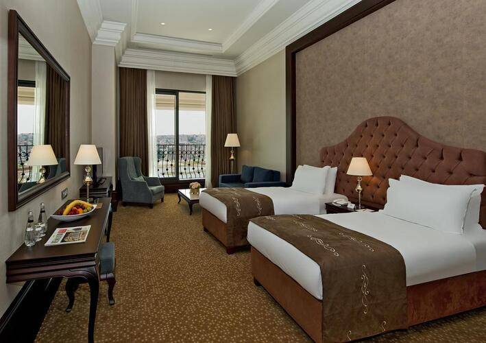 Isfanbul Holiday Home & Suites (Ex.Vialand Palace Hotel)