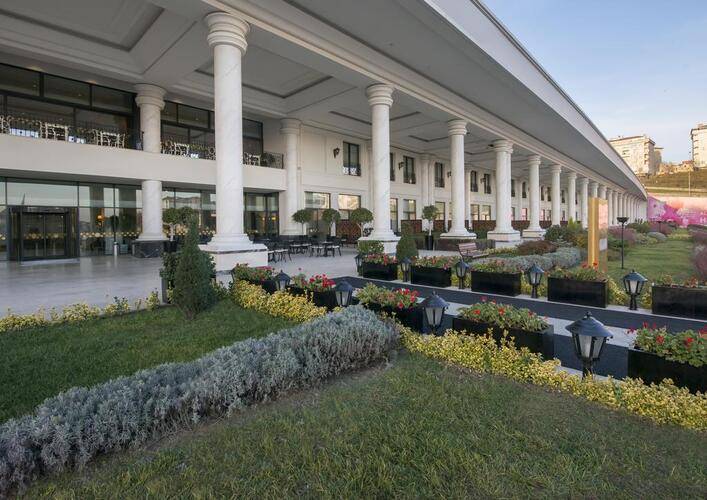 Isfanbul Holiday Home & Suites (Ex.Vialand Palace Hotel)