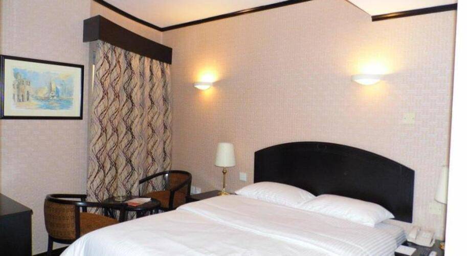 Sandras Inn Hotel