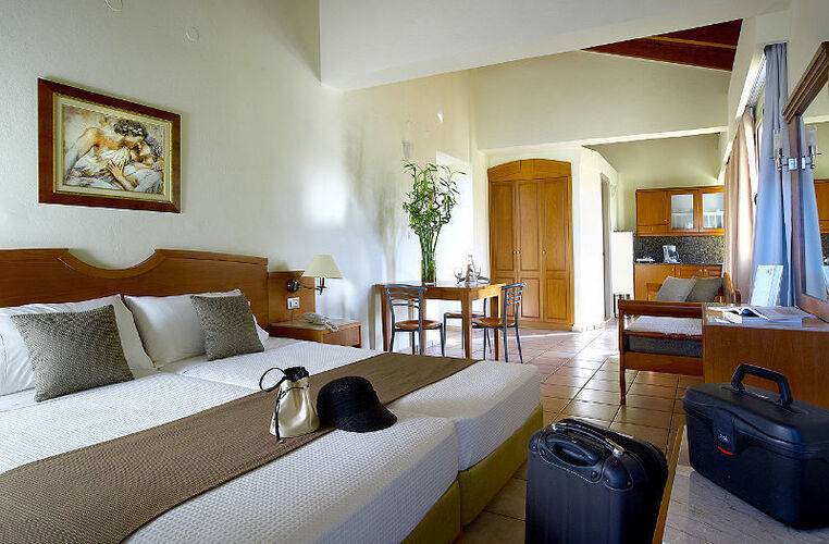Elotis Suites