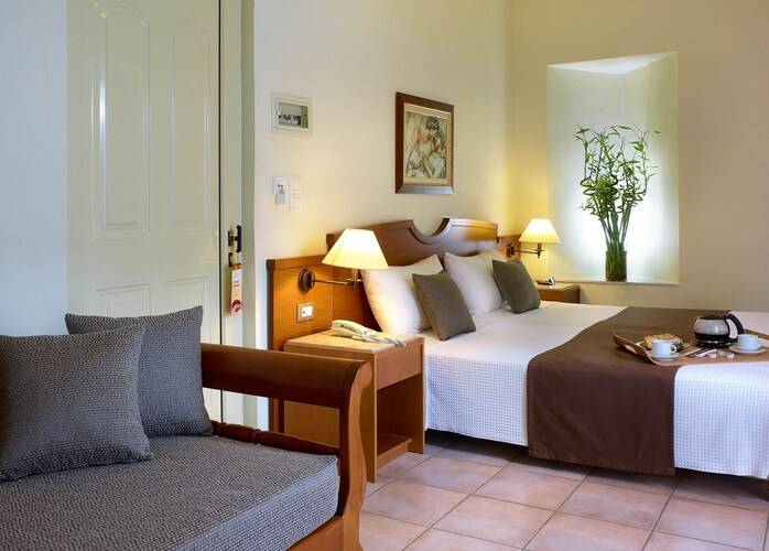 Elotis Suites
