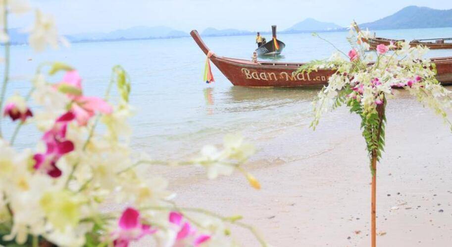 Baan Mai Cottages & Restaurant
