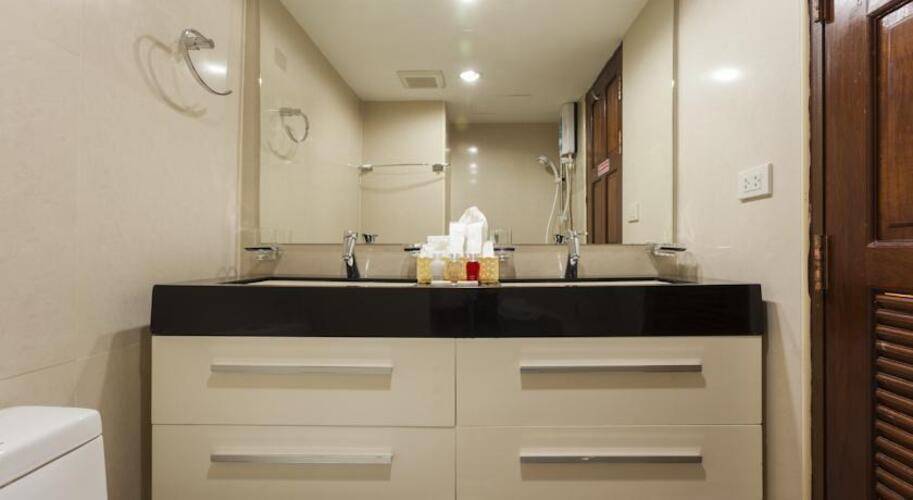 Patong Max Value Hotel