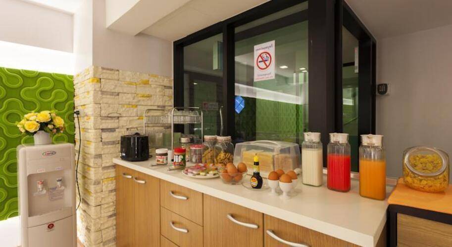 Patong Max Value Hotel