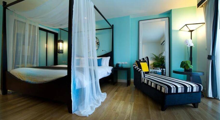 Wave Hotel