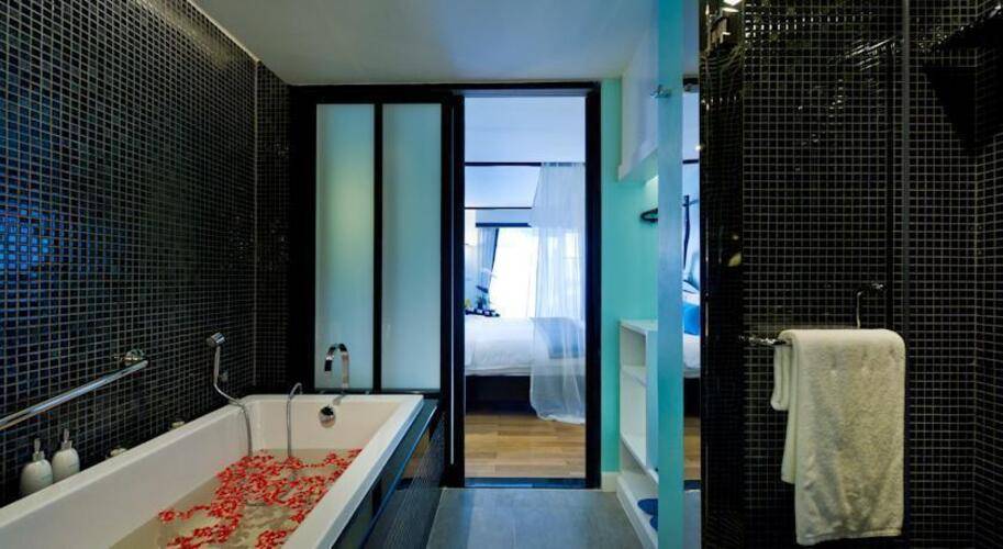 Wave Hotel