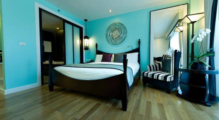 Wave Hotel