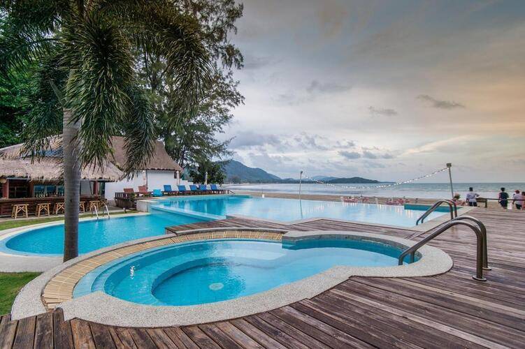 Twin Bay Resort