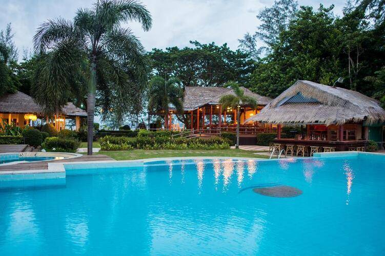Twin Bay Resort