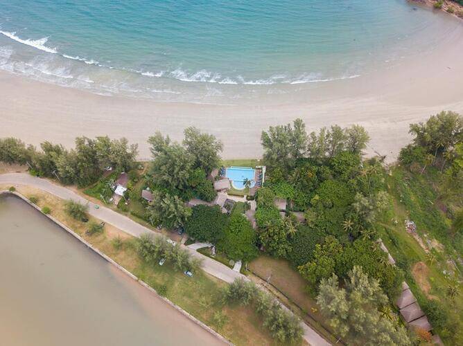 Twin Bay Resort
