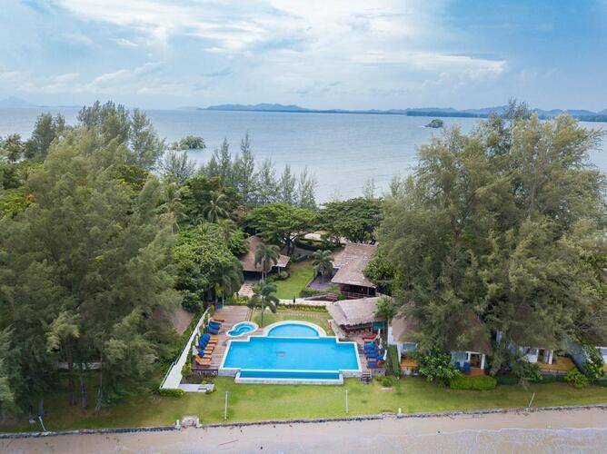 Twin Bay Resort