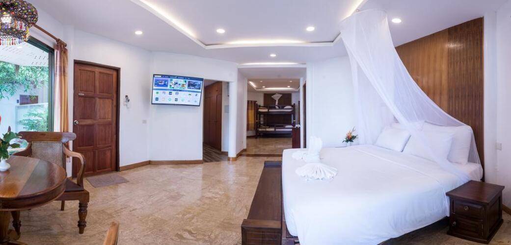 Twin Bay Resort