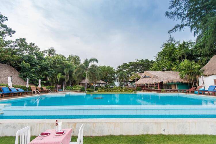 Twin Bay Resort