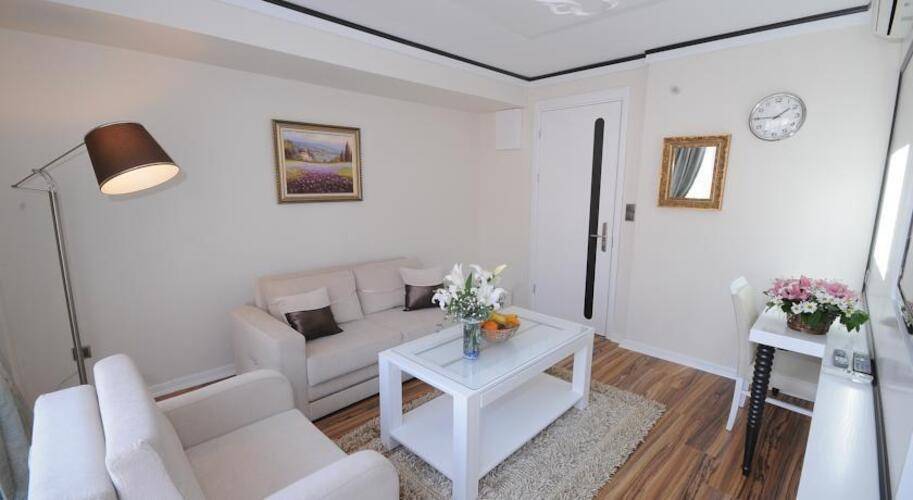 The Marions Suite