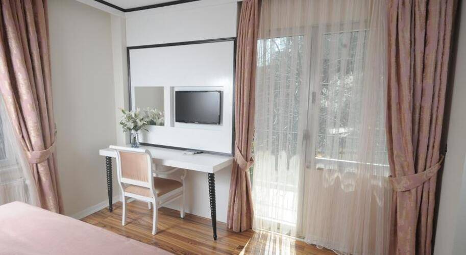 The Marions Suite