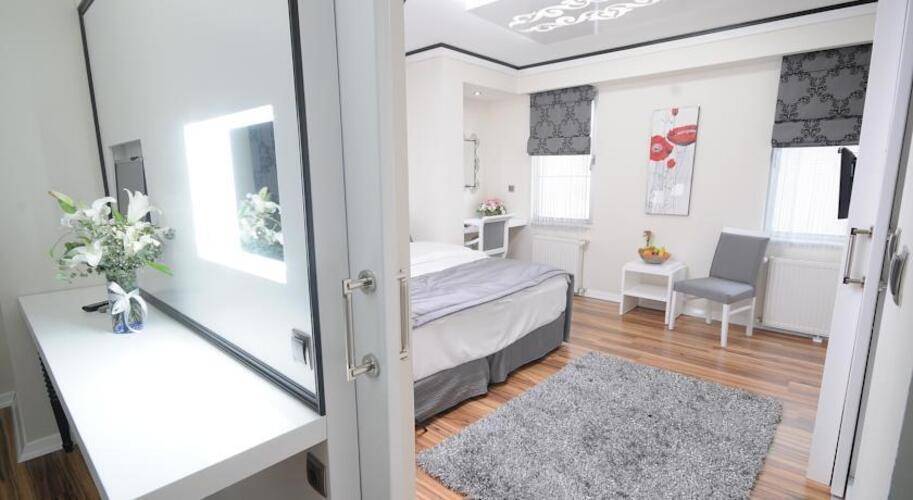 The Marions Suite