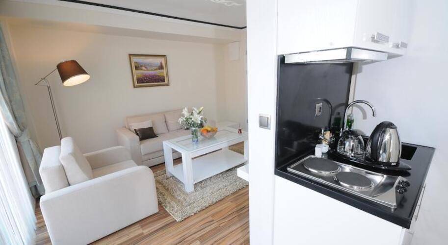 The Marions Suite