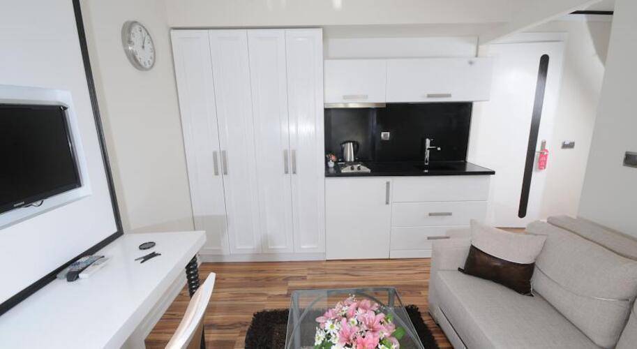 The Marions Suite