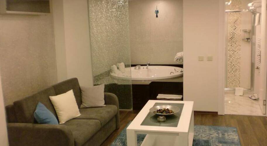 The Marions Suite