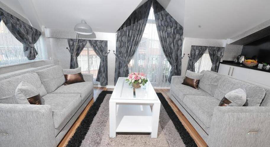 The Marions Suite