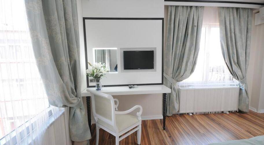 The Marions Suite