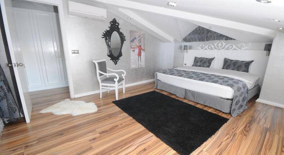 The Marions Suite