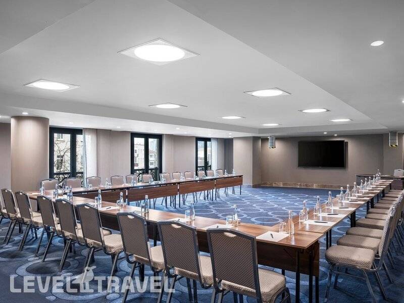 Фотография Doubletree By Hilton Istanbul Esentepe (Ex. Biz Cevahir Hotel)
