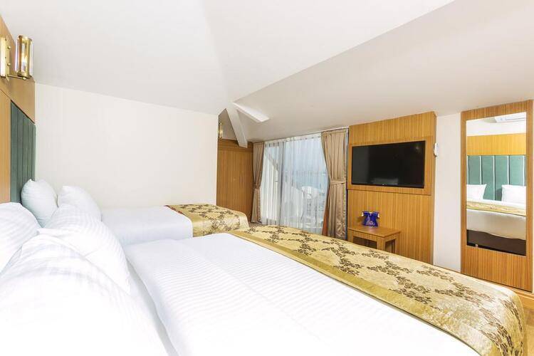 Acra Hotel