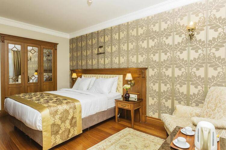 Acra Hotel