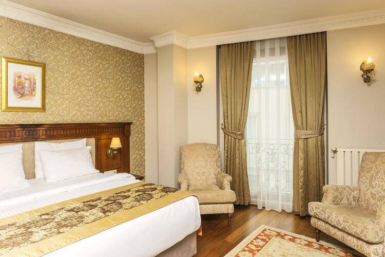 Acra Hotel