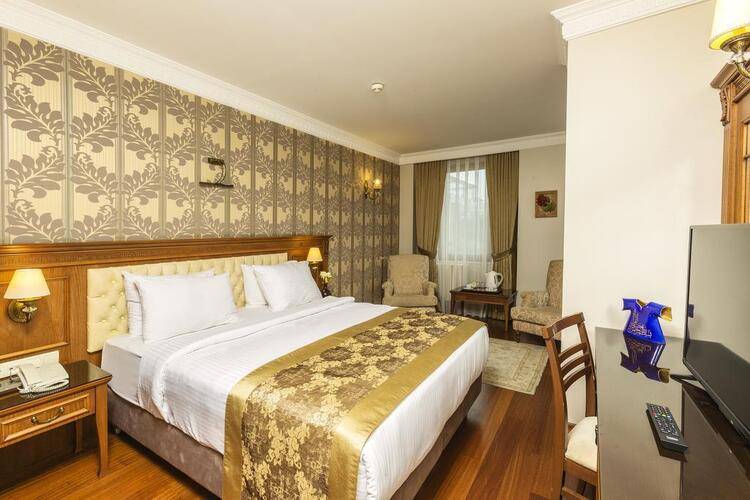 Acra Hotel