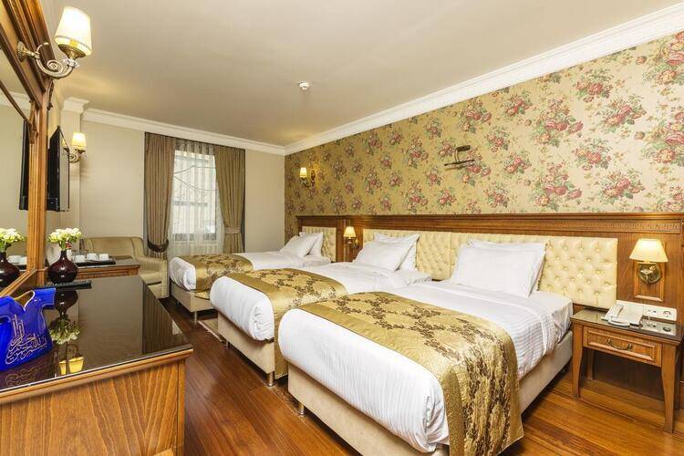 Acra Hotel