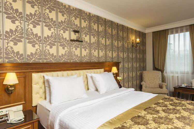 Acra Hotel