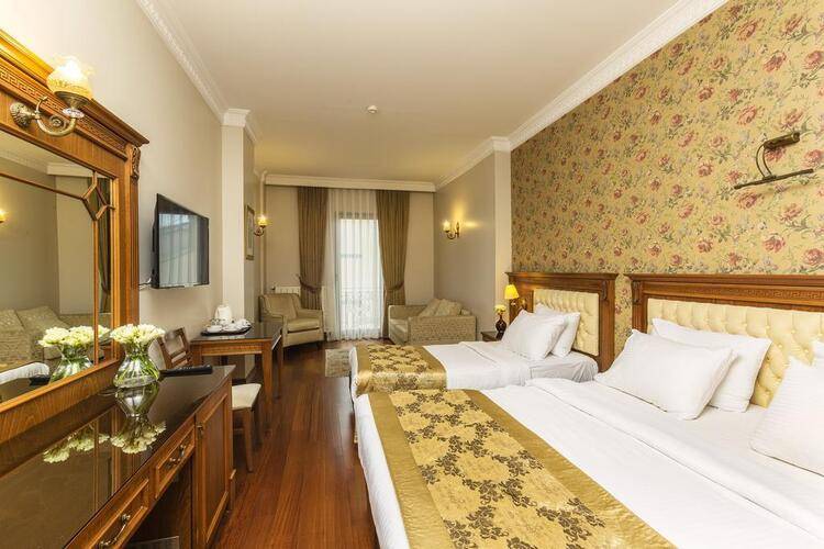 Acra Hotel