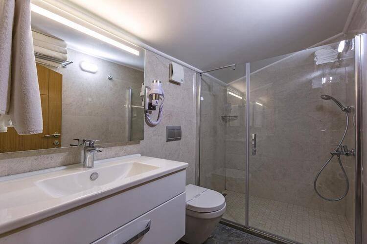 Acra Hotel