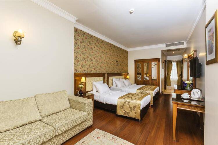 Acra Hotel