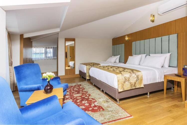 Acra Hotel