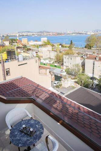 Acra Hotel