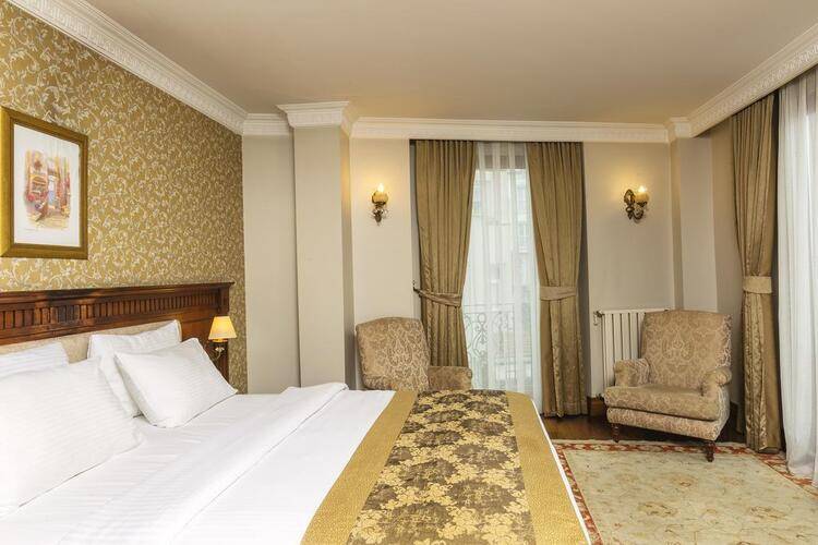 Acra Hotel