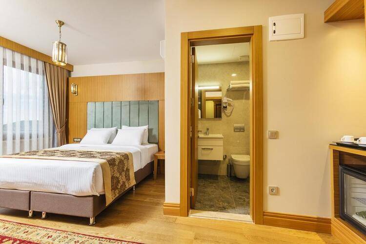 Acra Hotel