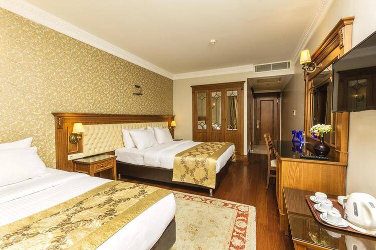 Acra Hotel