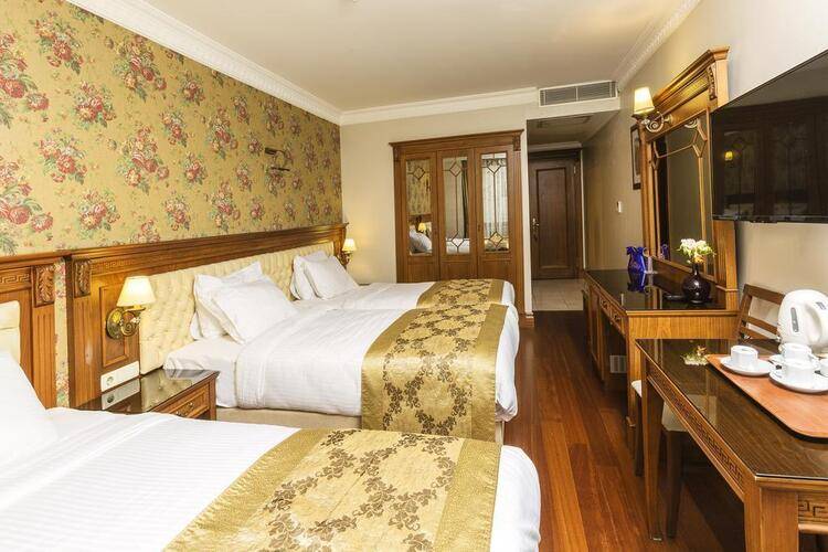 Acra Hotel