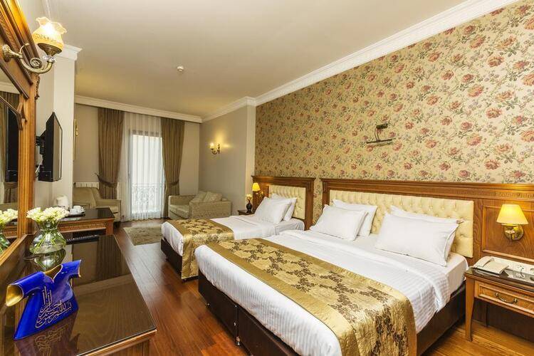 Acra Hotel