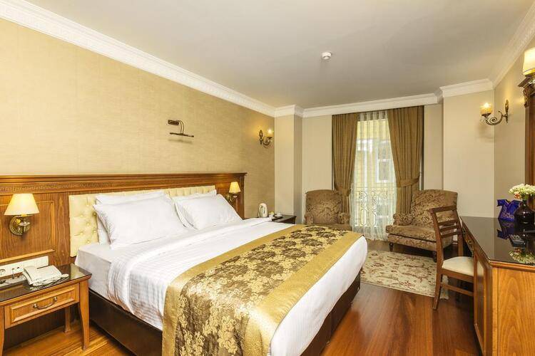 Acra Hotel