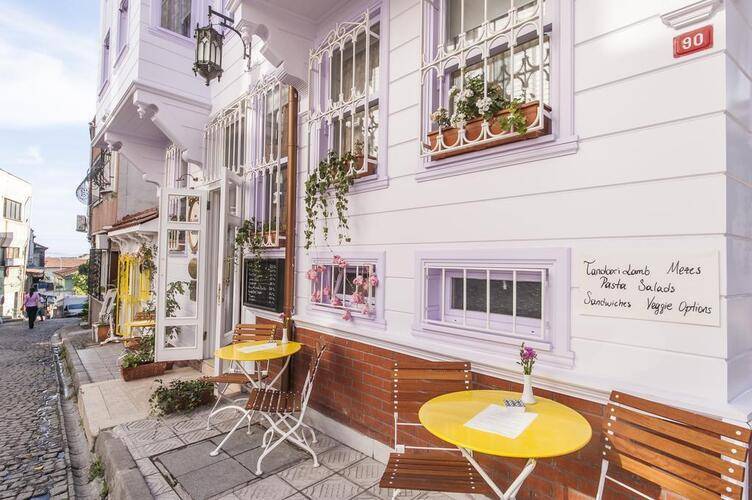 Darussaade Hotel