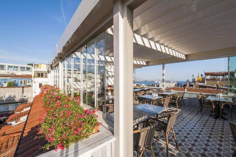 Darussaade Hotel