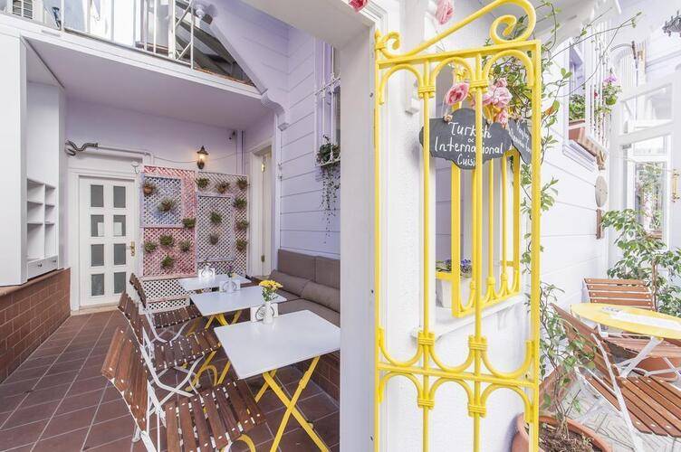 Darussaade Hotel