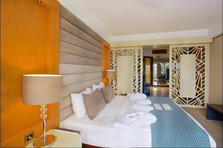 Zimmer Bosphorus Hotel